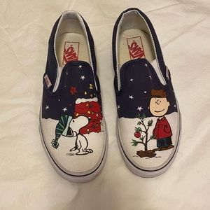 Peanut Christmas vans woman’s size 6